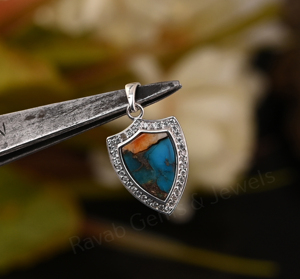 Pendentif en argent 925 plaqué rhodium avec accents de diamants, forme bouclier 10x14mm, turquoise cuivrée, motif huître barbelée, bijoux fins, best-seller - Product Image 3
