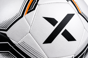Ballon de football personnalisé X Reaction |   Blanc Noir Or |   Logo X |   Fabricant OEM ODM |   Design haut de gamme |   Qualité supérieure - Product Image 4