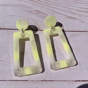 Elegant Handmade Resin Drop <b>Earrings</b> with Dried Flowers, Sparkle & Feminine <b>Vintage</b> Details - Product Image 3
