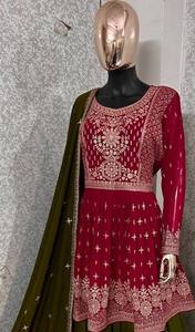 Ensemble Salwar Kameez pour femmes, prêt-à-porter, entièrement cousu, motif traditionnel élégant, broderie lourde, Faux Georgette 4 - Product Image 2