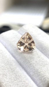 มอร์แกไนต์ธรรมชาติแท้รับรองคุณภาพ รูปทรงหัวใจแฟนซี คุณภาพสีและความเงางามเยี่ยม เบอร์ริลธรรมชาติ 4.08 กะรัต สะอาดตา ระดับ Loupe - Product Image 4