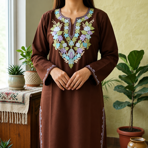 Kurti Pheran kashmiri marron chocolat avec broderie florale pastel, achetez directement auprès du fabricant - Product Image 1