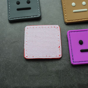 Parches de logotipo de goma PVC 3D personalizados para fabricantes de ropa, marcas de ropa, etiquetas de moda y productos promocionales - Product Image 6