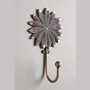 Ganchos de pared decorativos de hierro y metal para colgar abrigos, sombreros y bolsos en el hogar. - Product Image 6