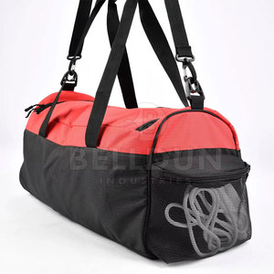 High Quality Nylon/Polyester Duffle Sports Gym Bag Custom Logo Duffle Bags Latest Design Duffle Bags Made Pakistan - Product Image 6