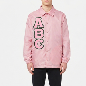 Veste d'entraîneur d'hiver personnalisée rose coupe-vent avec logo bouclier lettres grecques brodées, fermeture boutonnée, légère, pour sororité - Product Image 3