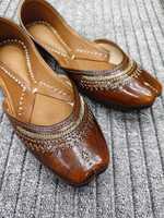 Chaussures Khussa pour femmes, fabriquées à la main, élégantes, Jutti pour femmes, chaussures Khussa pakistanaises fabriquées au Pakistan, chaussures pour femmes