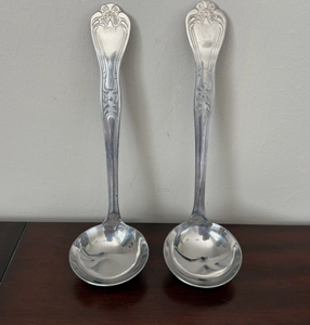 Juego de Cubiertos Plateados para Restaurantes y Bodas, Económico, con Acabado Pulido, Apto para Lavavajillas, con Diseño en Relieve y Acabado Espejo - Product Image 1