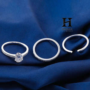 Anillo de Compromiso Personalizado de Oro Blanco de 14K con Diamante Cultivado en Laboratorio de Corte Ovalado, Halo Oculto, Certificado VVS1, Conjunto de Anillos de Boda para Mujer - Product Image 5