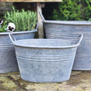 Top Selling Vintage White brush Finishing Galvanized Metal Garden <b>Planter</b> Round Outdoor Decorative Container with Handles - Product Image 1