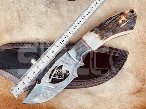 มีดล่าสัตว์เหล็กดามัสกัสแบบ OEM พร้อมด้ามจับทำจากเขาสัตว์ มีตะขอเกี่ยวไส้  มีดใบตายสำหรับตั้งแคมป์และกิจกรรมกลางแจ้ง EDC พร้อมปลอกหนัง - Product Image 5