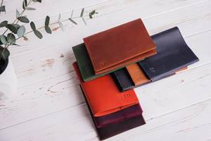 Porta Pasaportes Corto Personalizado de Moda, Cartera de Viaje de Cuero Genuino con Bloqueo RFID, Carpeta de Viaje de Negocios de Lujo, Uso Diario PTH-0101 - Product Image 4