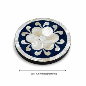 Posavasos Redondos de Nácar Multicolor Hechos a Mano con Incrustaciones de Perlas Naturales, Juego de Posavasos y Alfombrillas Contemporáneos de Falak World Exports - Product Image 2