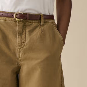 Shorts de mezclilla para mujer, elásticos, mezcla de algodón, cierre de botones, material de mezclilla con bolsillos laterales y trabillas para cinturón para mayor comodidad. - Product Image 3