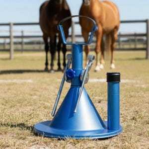 Soporte Ajustable para Pezuñas de Caballo |   Herramienta de Herraje de Alta Resistencia, Grabado Personalizado por GUJJAR SURGICAL INTERNATIONAL - Product Image 2