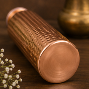 Bouteille AuraMule Classic en cuivre martelé, design minimaliste, matériau en cuivre pur, couvercle anti-fuite - Product Image 3