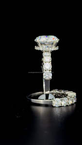 แหวนเพชรสำหรับงานแต่งงานสีเงิน925แบบปรับแต่งได้5Ct มี4กรงเล็บ VVS1เพชรโมอิสซาไนต์สำหรับเป็นของขวัญ - Product Image 2