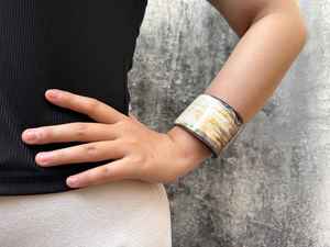 Bracelet manchette artisanal en corne de buffle naturelle de qualité supérieure, fait main, moderne et écologique, bijou d'artisanat à vendre - Product Image 4