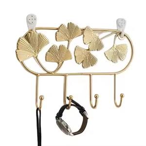 Elegantes Ganchos Metálicos de Pared para Colgar Abrigos, Sombreros y Bolsos en la Entrada o el Baño - Product Image 2