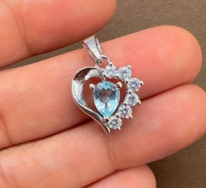 Colgante de Corazón Minimalista de Plata de Ley con Topacio Azul y Circonita, Chapado en Rodio, de Calidad Superior, Venta al por Mayor, Joyería Minimalista de Moda - Product Image 3