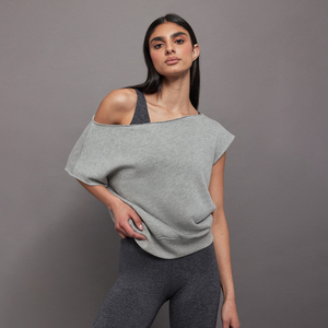 Sudadera Oversize Gris para Mujer con Hombros Descubiertos, Manga Corta, Ajuste Holgado, Hombro Caído, Color Liso, Estilo Casual, Top Pullover para Otoño - Product Image 1