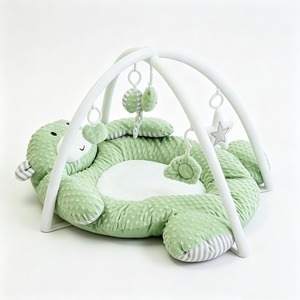 Tapis de jeu en peluche grenouille verte avec arche d'activités pour bébés de 0 à 24 mois, jouet doux unisexe - Product Image 1