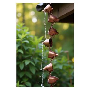 Chaîne de pluie décorative en fer pour la gestion du flux d'eau des toits extérieurs, élément architectural pour jardins et cours. - Product Image 6