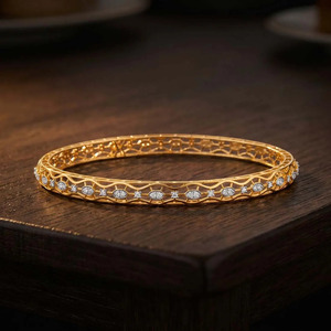 กำไลทองรูปวงรีลายคลื่นประดับเพชรแล็บโกรว์ - Product Image 4