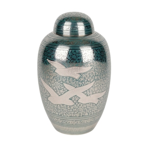 Urne funéraire en laiton pour adulte, grande taille, avec motifs floraux sculptés, finition rose brillante et couvercle supérieur à filetage sécurisé - Product Image 4