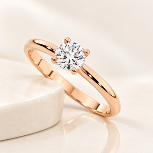 Anillo de Compromiso de Moissanita para Mujer, Corte Redondo, Solitario con Banda de Diamantes, Chapado en Oro Rosa, para Anillo de Boda - Product Image 4
