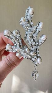 เข็มกลัดปักลายดอกไม้สวยงามทำมือสำหรับเครื่องประดับผู้หญิง - Product Image 2