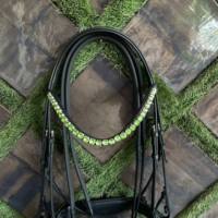 Bridon de luxe en cuir anatomique pour cheval, frontale en cristal vert, nezette en crocodile, dressage, personnalisé OEM ADIBA OVERSEAS AO/B/93