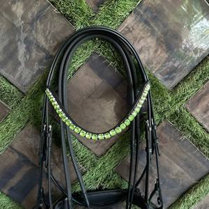 Bridon de luxe en cuir anatomique pour cheval, frontale en cristal vert, nezette en crocodile, dressage, personnalisé OEM ADIBA OVERSEAS - Product Image 5