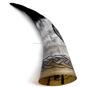 Corne à boire viking rustique authentique faite à la main, mug de guerrier médiéval, gobelet, récipient nordique naturel sculpté pour boire - Product Image 5