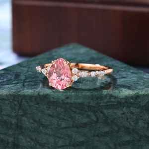 Bague de fiançailles en saphir rose de laboratoire avec accent de diamant, or rose, cadeau d'anniversaire, bijoux fins pour femmes - Product Image 4