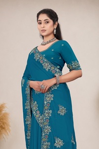 Sari en satin et mousseline de soie pour femme, personnalisable, style indien, broderie Swarovski, design Patola, style traditionnel, pour mariage, par Vexotrend - Product Image 5