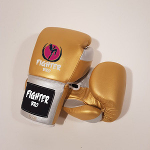 Nouveaux gants de boxe professionnels au design innovant, gants d'entraînement de haute qualité, gants durables avec option de taille personnalisée - Product Image 3