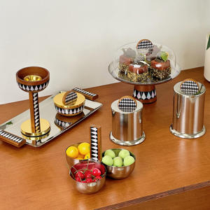 Juego de tazones de metal pulido con mango de madera, diseño minimalista para servir comida, apto para lavavajillas - Product Image 5