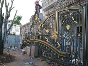 Portail battant moderne et contemporain en fer forgé pour villas extérieures avec garantie d'un an, utilisation durable, revêtement poudré - Product Image 3