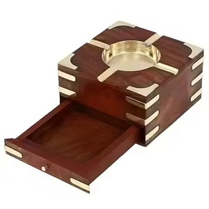 Cendrier rond en bois de style américain fait à la main, cadeaux pour la maison, l'hôtel, la décoration de restaurant - Product Image 4