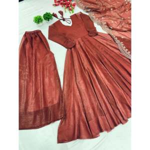 Robe trapèze faite main par un créateur, avec broderies et sequins lourds, taille empire et dupatta, idéale pour les soirées. - Product Image 2