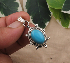 Collar Bohemio Vintage de Plata de Ley con Colgante de Piedra Turquesa, Estilo Étnico Tribal Retro, Engaste de Bisel, Chapado en Platino - Product Image 5