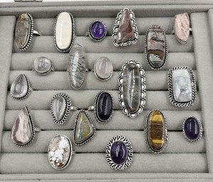 Bague en pierre naturelle de style classique, bijoux originaux en pierres mélangées, sertissage clos, laiton plaqué argent, pour cadeau unisexe ou fête - Product Image 2