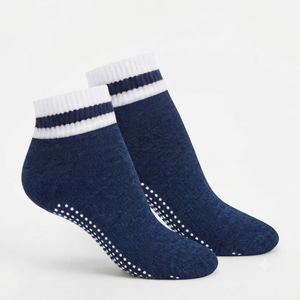 Chaussettes de sport personnalisées en gros – Qualité supérieure, design unique, antidérapantes, à prix abordable, motif uni, polyester/coton - Product Image 5
