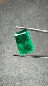 Émeraude naturelle zambienne de 6,98 carats, taille octogonale, pierre précieuse verte intense, pour la fabrication de bagues, pendentifs et bijoux fins - Product Image 3