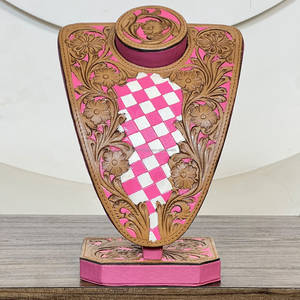 Présentoir à bijoux en cuir rose à motif damier, avec buste et design floral gravé, de haute qualité, type mannequin, pour magasin - Product Image 4