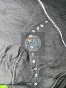 เสื้อฮู้ดซิปประดับคริสตัลแบบกำหนดเอง – เสื้อฮู้ดสตรีทแวร์สุดหรูสไตล์ Y2K – ทรงโอเวอร์ไซส์ – เสื้อฮู้ดโลโก้แบบกำหนดเองสำหรับทุกเพศ – คุณภาพพรีเมียม - Product Image 5
