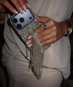 Coque de téléphone artisanale en acier inoxydable avec broderie perlée bohème et pompon pour iPhone 6 pouces, couleurs argent et or, toutes saisons - Product Image 3