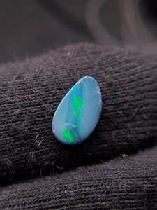 Opale naturelle australienne cabochon, gemme à feu arc-en-ciel et à reflets éclatants, opale noire en vrac pour la vente en gros - Product Image 6
