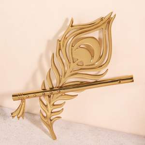 Art mural en aluminium Paon Harmonie pour la maison, avec des tons de laiton, esthétique vibrante, œuvre d'art métallique artisanale, Paon élégant - Product Image 1